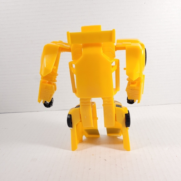 Bumblebee Transformer Car Robot - Picture 5 of 5